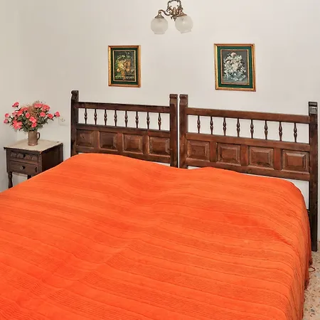 Gorgeous On The Costa Blanca With 3 Bedrooms, Garden, Private Po
