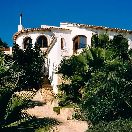Gorgeous On The Costa Blanca With 3 Bedrooms, Garden, Private Po *